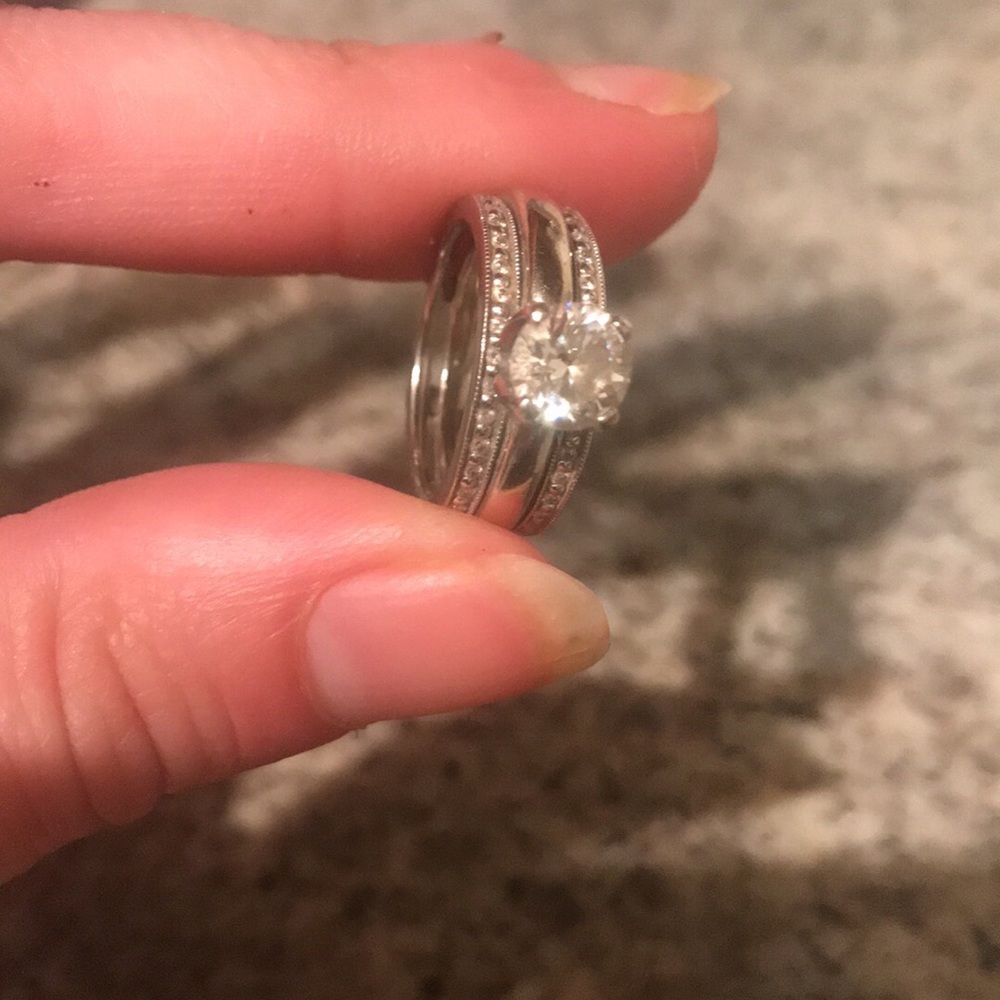 Beautiful diamond white gold & diamond wedding set